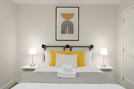 Bright New 1 Bedroom Private Secondary Basement Suite Северный Ванкувер Экстерьер фото