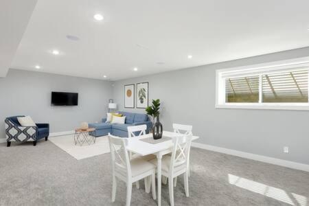 Bright New 1 Bedroom Private Secondary Basement Suite Северный Ванкувер Экстерьер фото